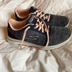 Sketchers go walk 7.5